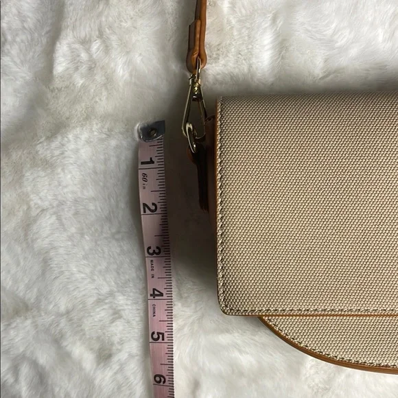 Faux Straw look PU  Cream and Tan Crossbody Bag with 2 removable straps - Picture 9 of 13